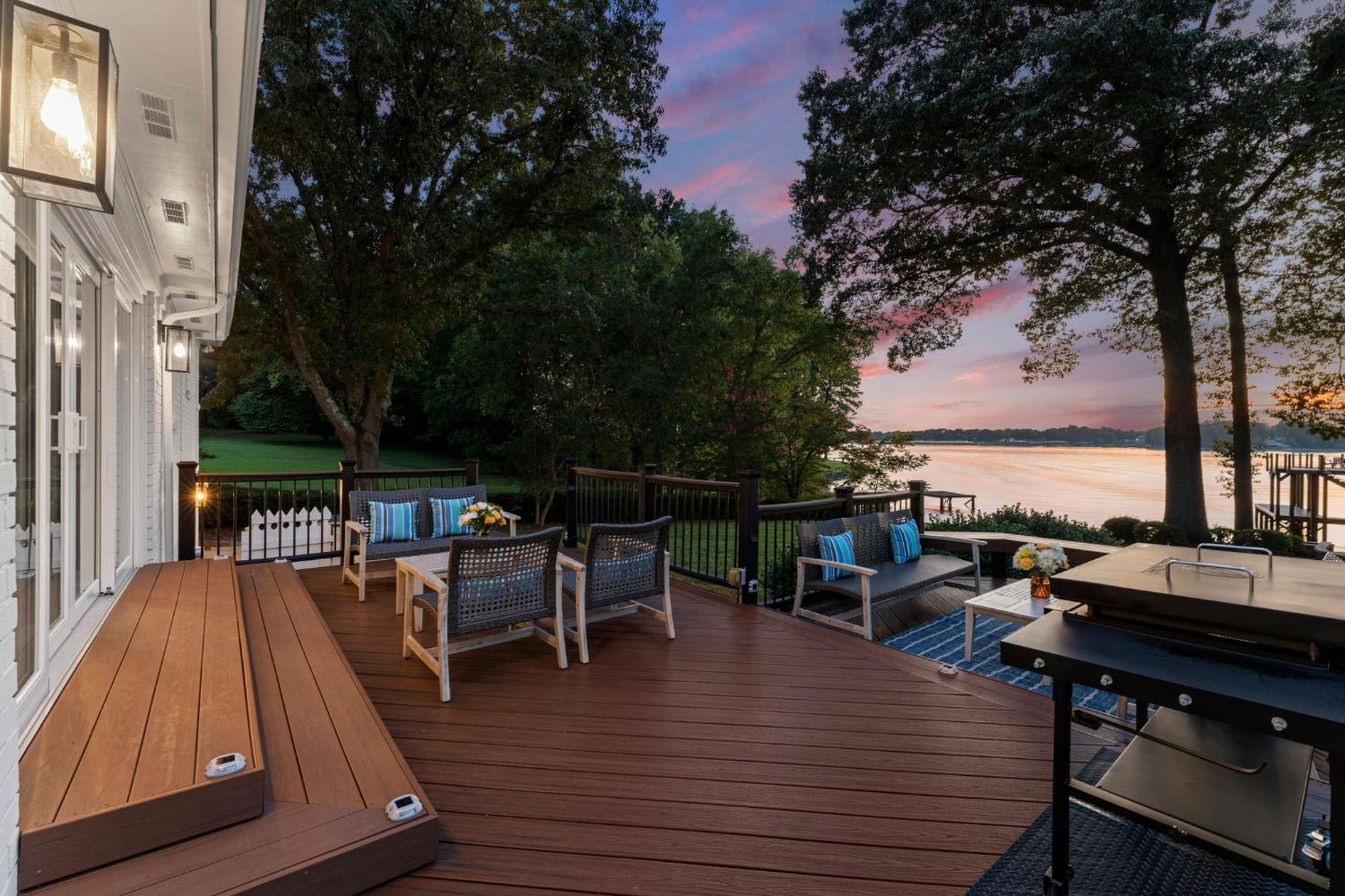 Lakefront Living Mooresville Exterior photo