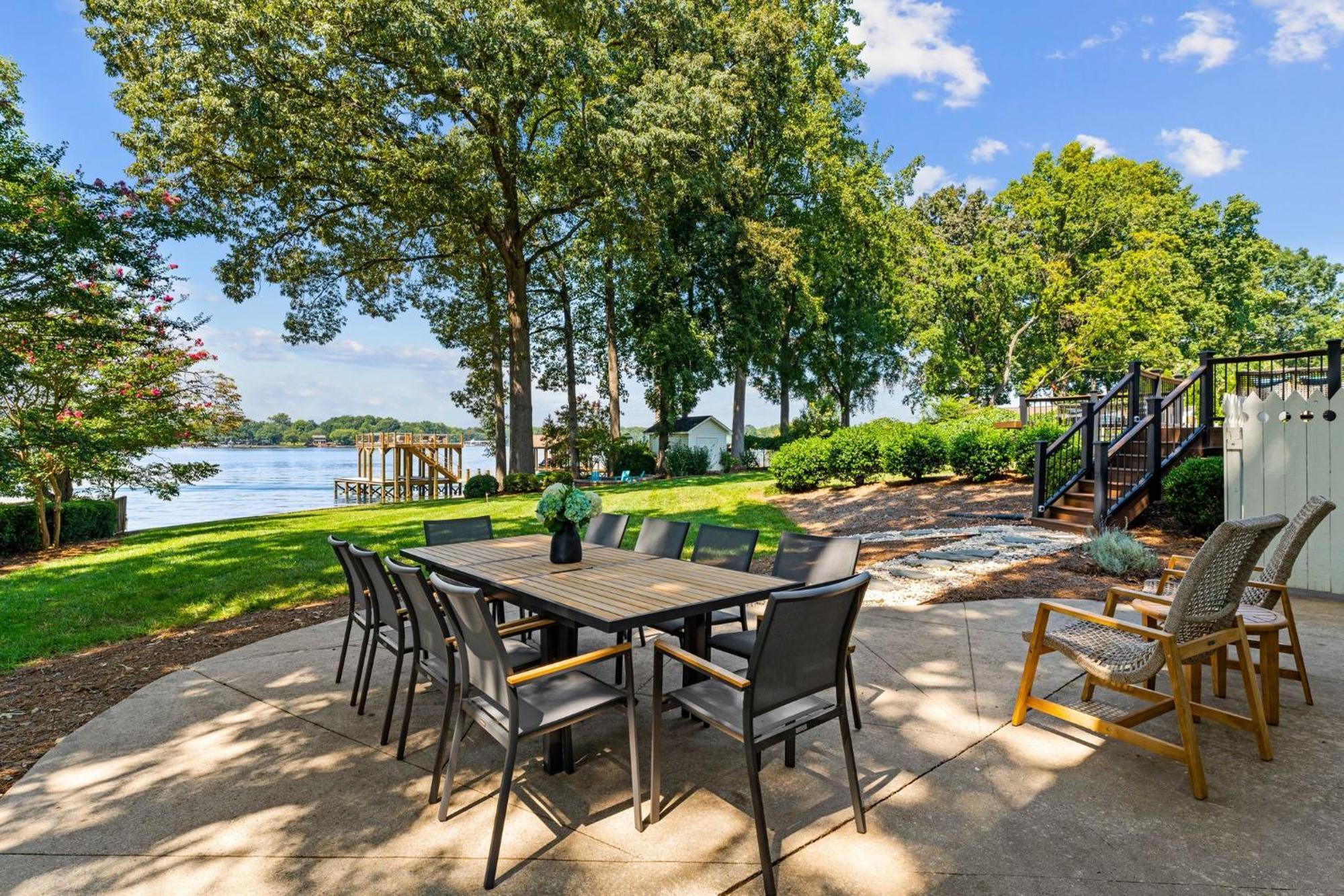 Lakefront Living Mooresville Exterior photo