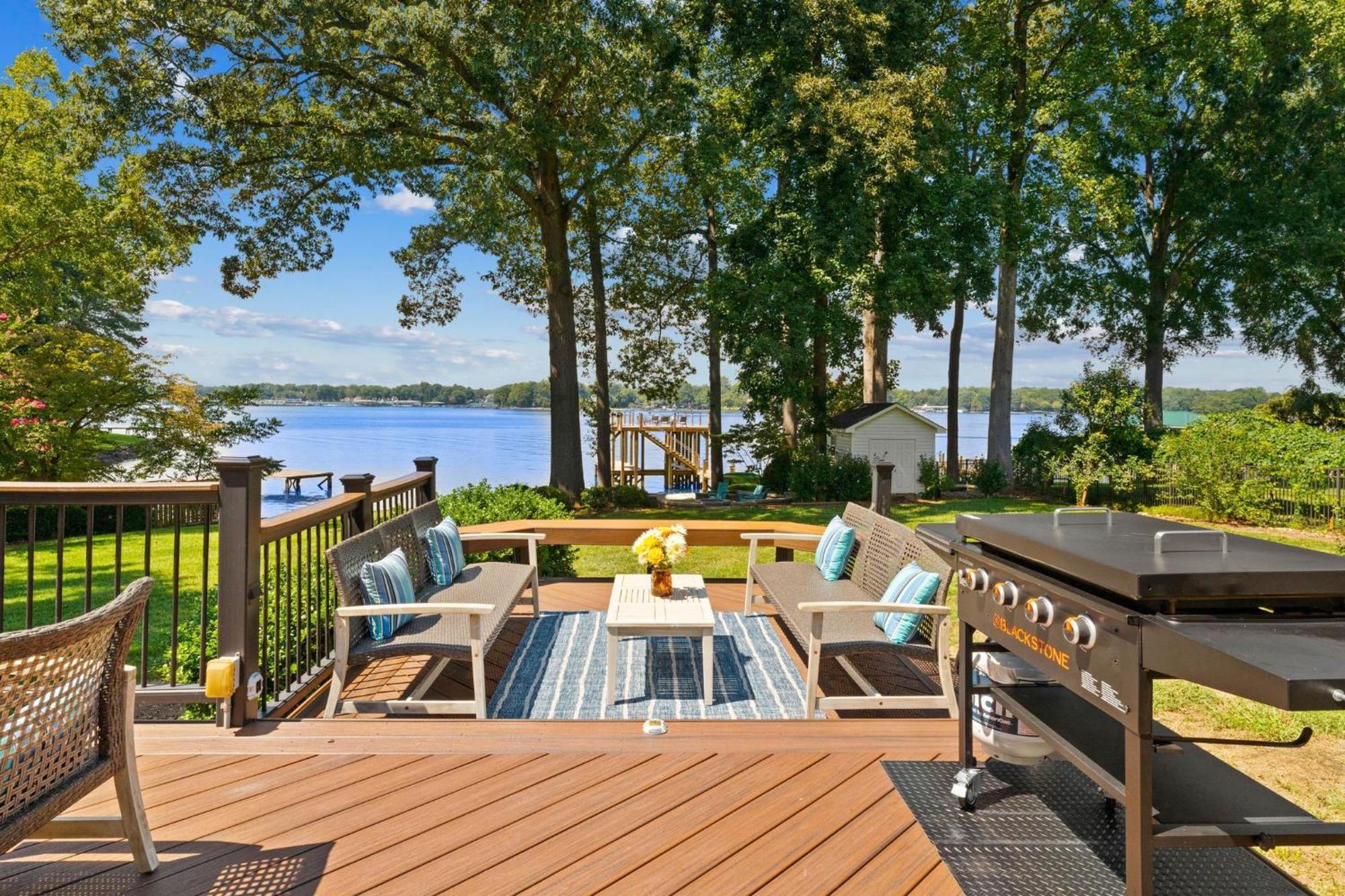 Lakefront Living Mooresville Exterior photo