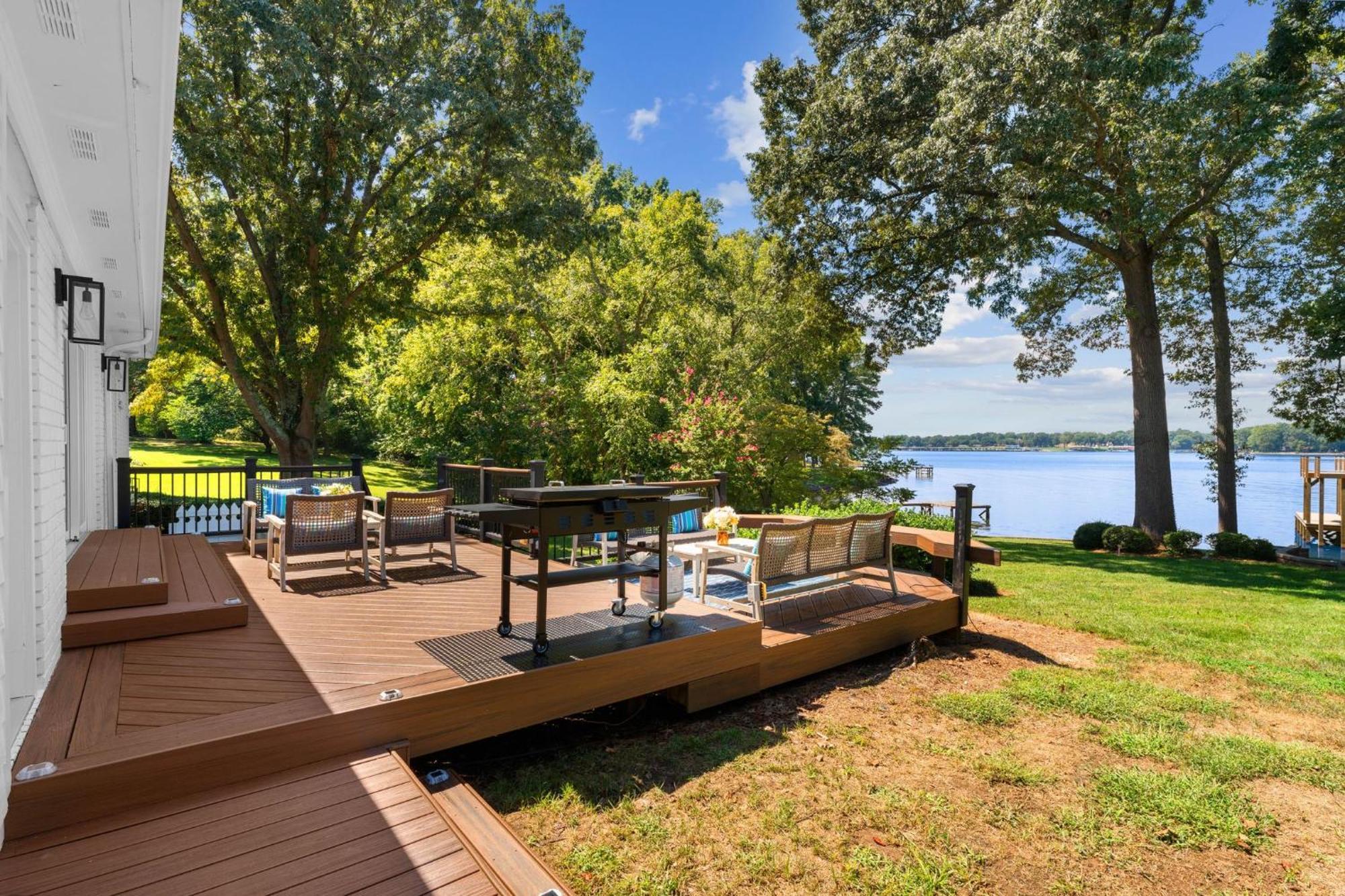 Lakefront Living Mooresville Exterior photo