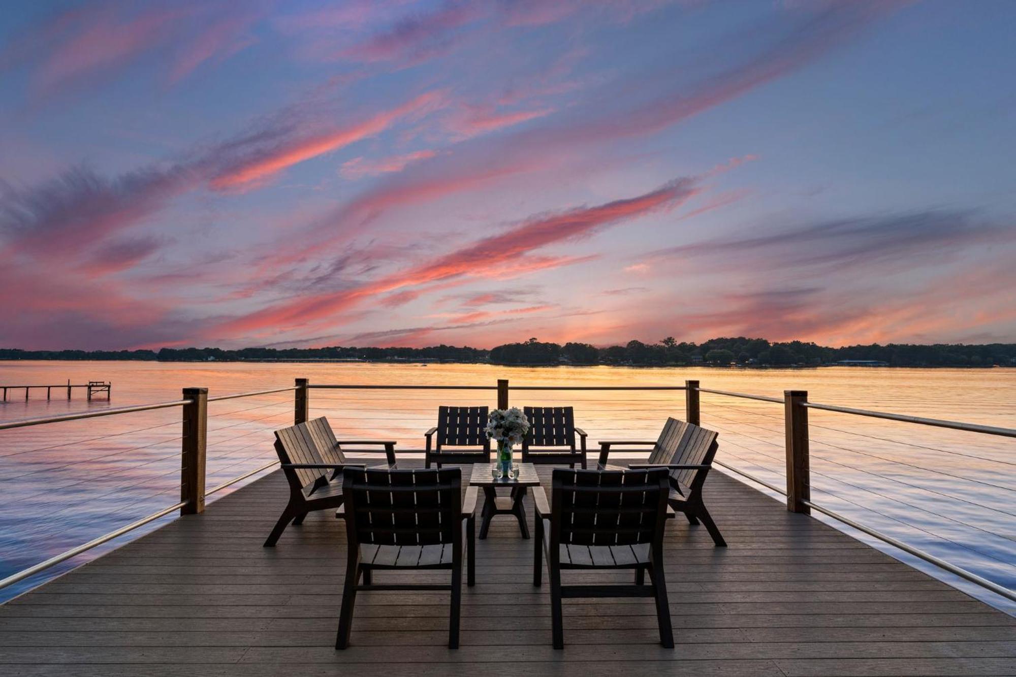 Lakefront Living Mooresville Exterior photo